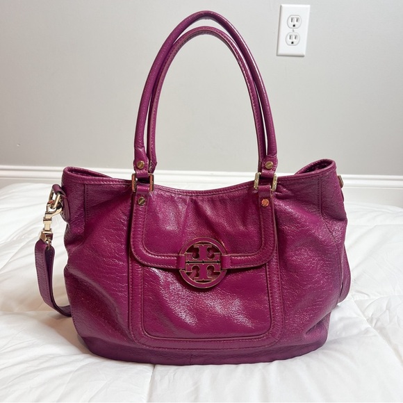 Tory Burch Large Amanda Classic Patent Leather Fuchsia Colored Hobo - Picture 1 of 16